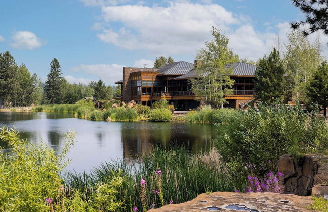 Perfect Basecamp for Mt. Bachelor With Hot Tub - Photo 34