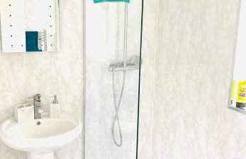 Spacious 2 Bedroom Apt Newcastle Upon Tyne - Photo 14