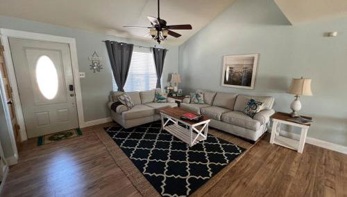 Waterfront retreat minutes from the beach - Foto 2