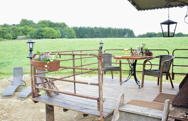 Cozy Mobile Home in Vresse-sur-semois With Terrace - Foto 1