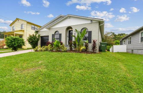 Heart of S Tampa- Hot Tub, Private Backyard, Fire Pit, Grill, 5 min to Beach - Foto 6