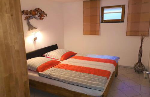 Ferienhaus Baier im Sourterrain mit Terrasse und Speckstein Ofen für gemütliche Stunden am Kamin - Foto 2