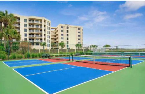 Snowbird rate! Heated pool, steps to private beach - Foto 2