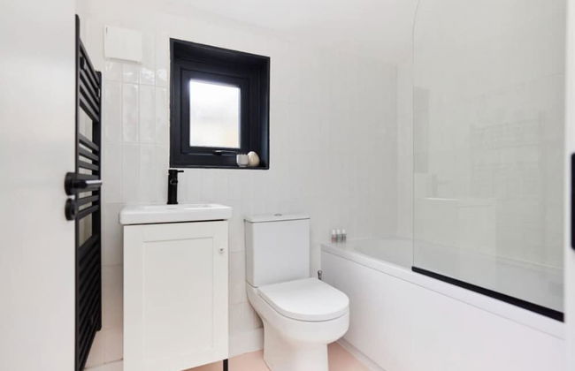 The Langthorme Park Place - Trendy 3bdr House With Garden and Study Room - Foto 5