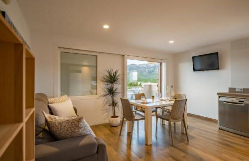 Apartamento con terraza, vistas playa y montaña - Foto 3