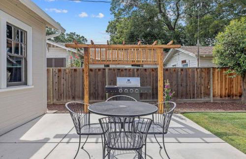 2 bed, 2 bath, historic beauty, walk downtown - Foto 54