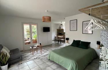 Grand studio avec véranda et parking - Photo 1