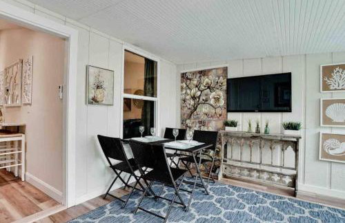 "Seaglass" Dazzles with Exceptional Bay Views! - Foto 12