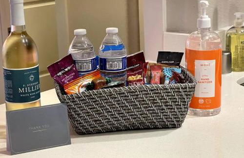 Cozy 2 Bedroom 2 Bathroom Condo with Pool, Gym, Spa - Foto 30