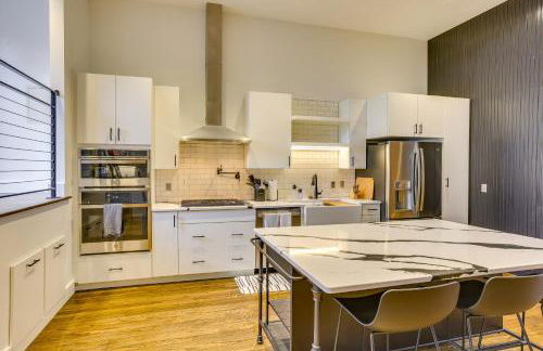 Downtown Omaha Getaway with Deck and Gas Grill! - Foto 10