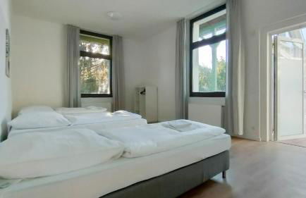 Tolstov Apartments - City Apartments with 2 , 3 and 6 Rooms - 15 Min to Messe DUS and Old Town DUS - Foto 10
