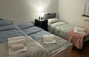 La casa dei piloti, intero alloggio con giardino privato, 2 camere da letto e 2 bagni - Foto 28