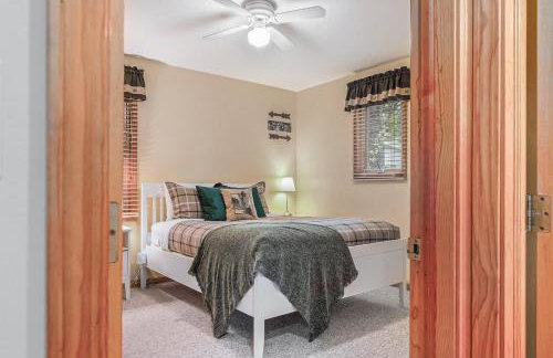 Relax Explore Waterfront Crawford Lake Cottage - 4878 - Foto 16