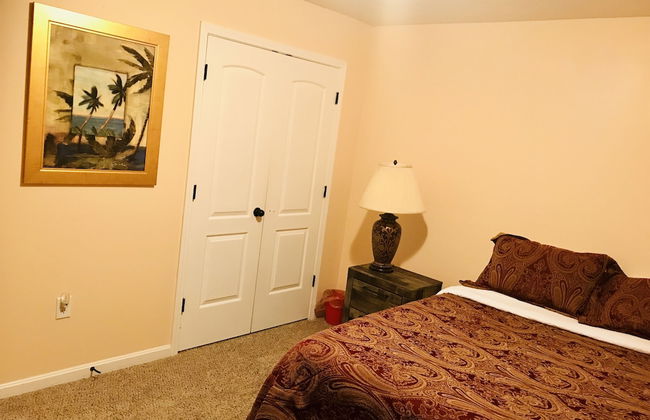 Spacious 3 BR Ranch House W Patio Yard in a Quiet Suburb - Foto 11