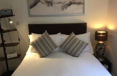 Holyrood Park Apartment - Photo 19