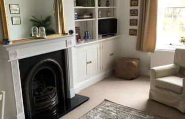 Beautiful riverfront cosy one bedroom apartment - Photo 9