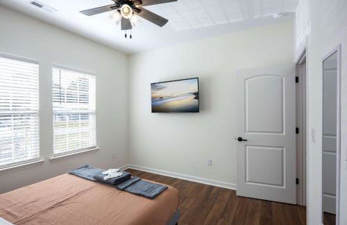 4 Min to Downtown - En-Suite Bath - Washer and Dryer - Foto 30