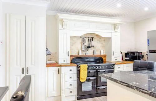 Tigh Na Mhor , Hot Tub , Games Room , 5 Bedroom ,Sleeps 13 , Large Villa - Photo 33