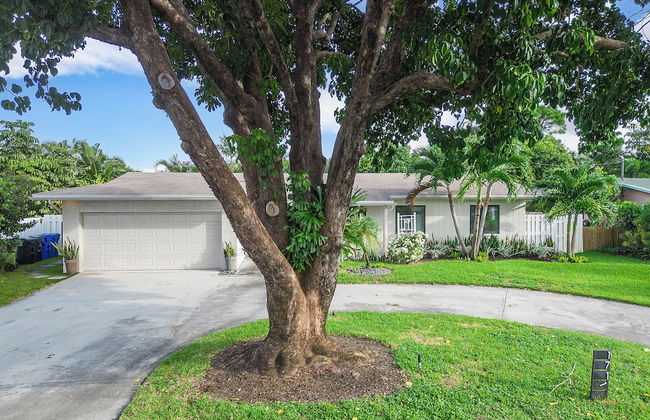 Coastal Retreat Stylish 4 BDR w/ Private Pool! - Foto 45