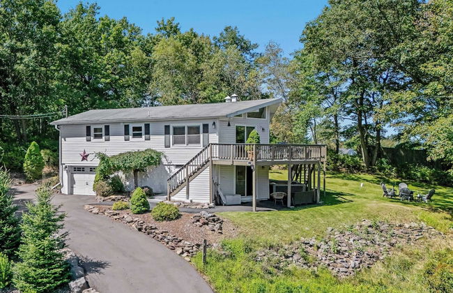 Lake It Right by Avantstay Lakefront w/ Dock, Hot Tub, Fire Pit & Game Room - Photo 35