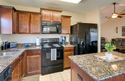 Suburban Home in Magnolia with Fenced Yard - Foto 8