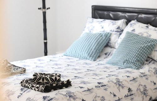 Spacious 3-Story Retreat with Rooftop Terrace and Modern Amenities - Foto 31