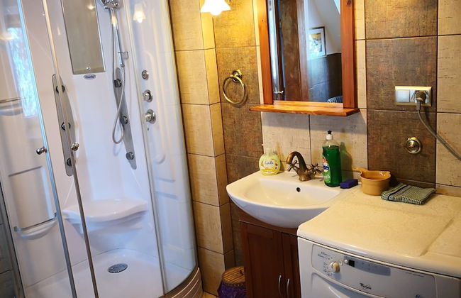 If you Want to Explore Lower Silesia, Sunny Apartment is the Perfect Location - Foto 11