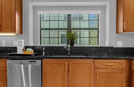 Florida Getaway - Renovated TownHome by Disney! - Photo 10