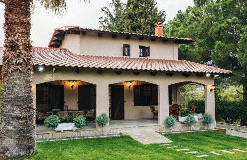 The Tree House - Photo 3