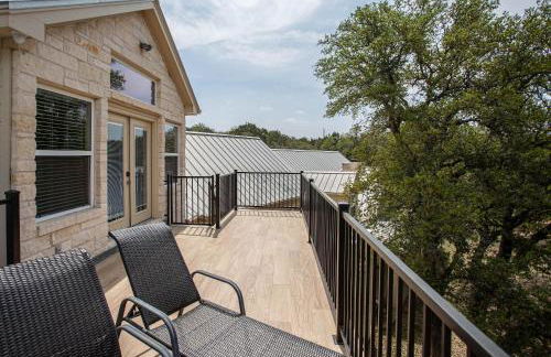 Lakefront 6BR Retreat w Dock & Game Room - Foto 45