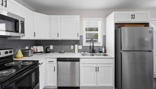 7 Min walk to Golden Belt - 4 Min Drive to Downtown - 7 to Duke - Foto 3