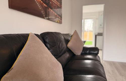 Woody Bank 3 Bed Sleeps 5 Parking WiFi Contractors - Foto 8