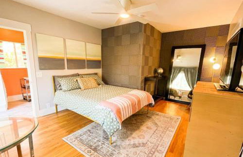 Peaceful 1BR Suite, Yurt and Barn in Cypress Park - Foto 1