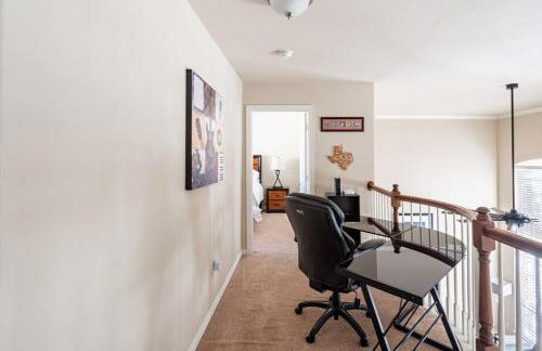 Bright and Spacious 3 Bedroom Townhome, Minutes from DFW Airport - Foto 32