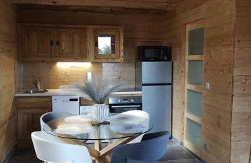 CHALET COSY A LA MONTAGNE AVEC SAUNA TONNEAU situé à St Laurent en Grandvaux - Proche lacs cascades et pistes de ski - Foto 1