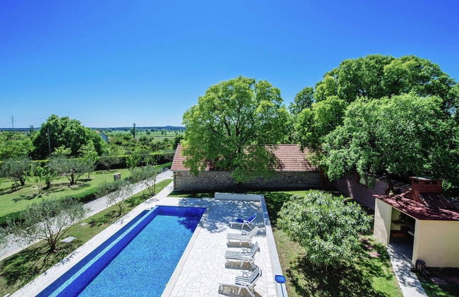 Spacious Holiday Home With Private Pool - Foto 21