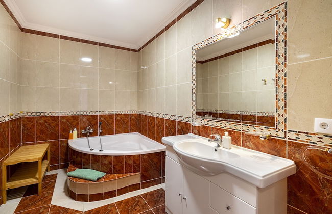 Sunset Views and Sea Breezes - Foto 40