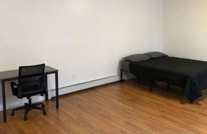 Large apartment, sleeps up to 10 people comfortably, direct NYC Manhattan train only 5 minute walk away, MetLife Stadium FIFA World Cup 25 minutes away - Foto 10