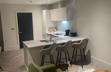 1 Bed Apt - Balcony - City View - Great Location - Foto 4