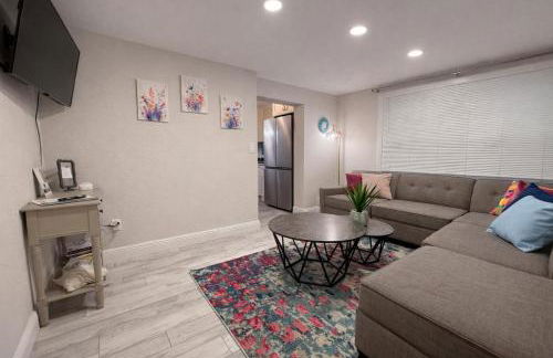 NEW Beach Cozy Bungalow 2B Mins-beach&downtown - Foto 1