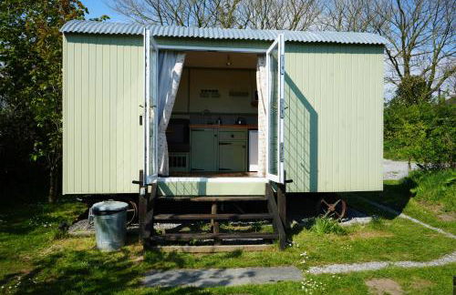 Hillcrest Hut - Photo 1