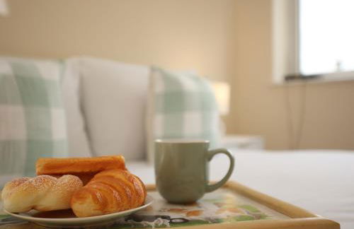 Redland Park By N And N Stays Ltd, Perfect for Contractors & Workers, Close to local amenities and work sites in Bath, Free Parking - Photo 13