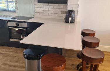 Number 10 - Stunning brand new house - sleeps 6 - free parking - Foto 15