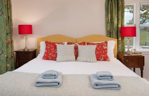 East Lodge - Photo 9