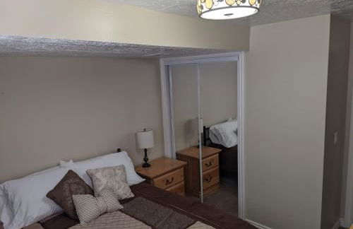 Beautiful Large Residential Home - Photo 27