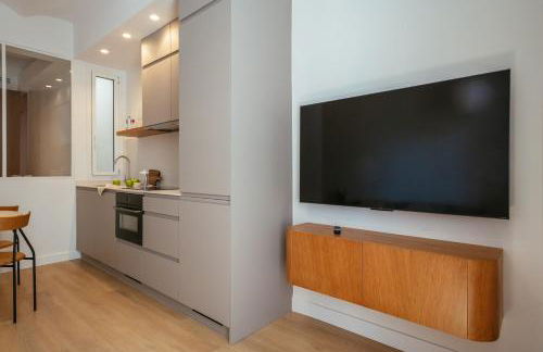 Newly Renovated Stylish Eixample - Great Location - Photo 15