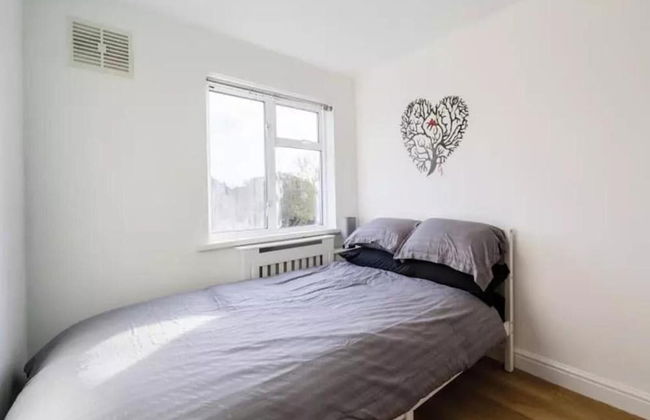 2br-sleeps6-parking-garden-nearlondon - Foto 4