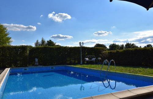Holiday Home in Le Châtelet with Pool - Foto 7