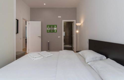 Central Lisbon Flat by Pink St - Photo 19