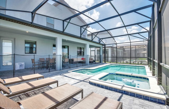 8 BR Villa With Games Room - Photo 40